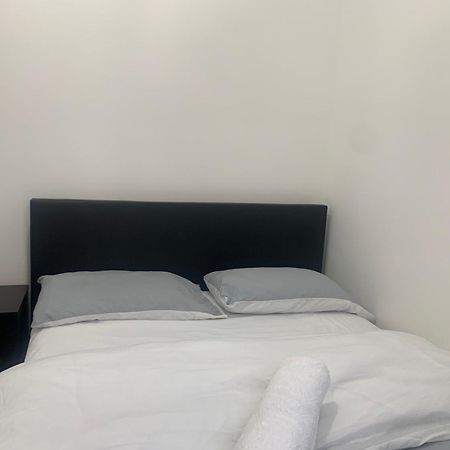 L A Place Croydon, London Villa Norwood ภายนอก รูปภาพ