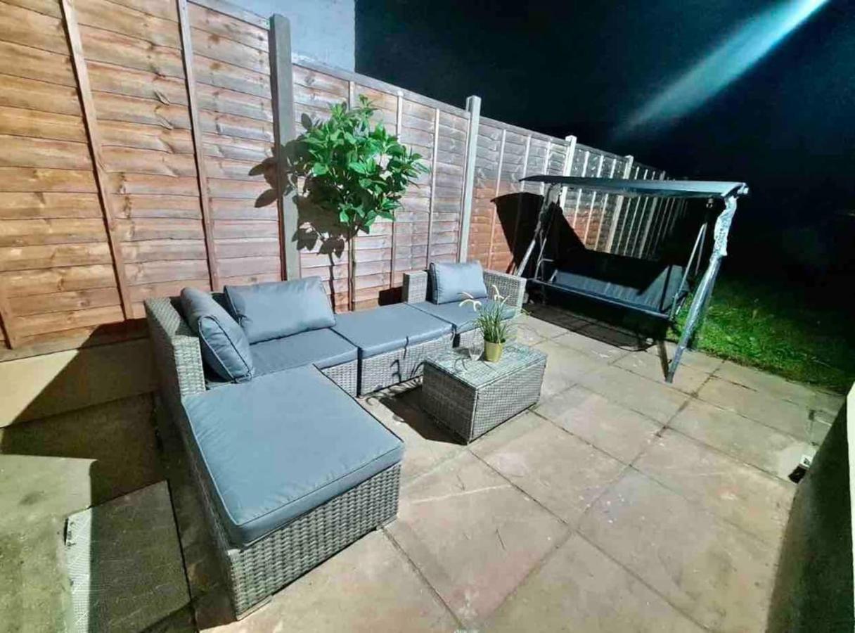 L A Place Croydon, London Villa Norwood ภายนอก รูปภาพ