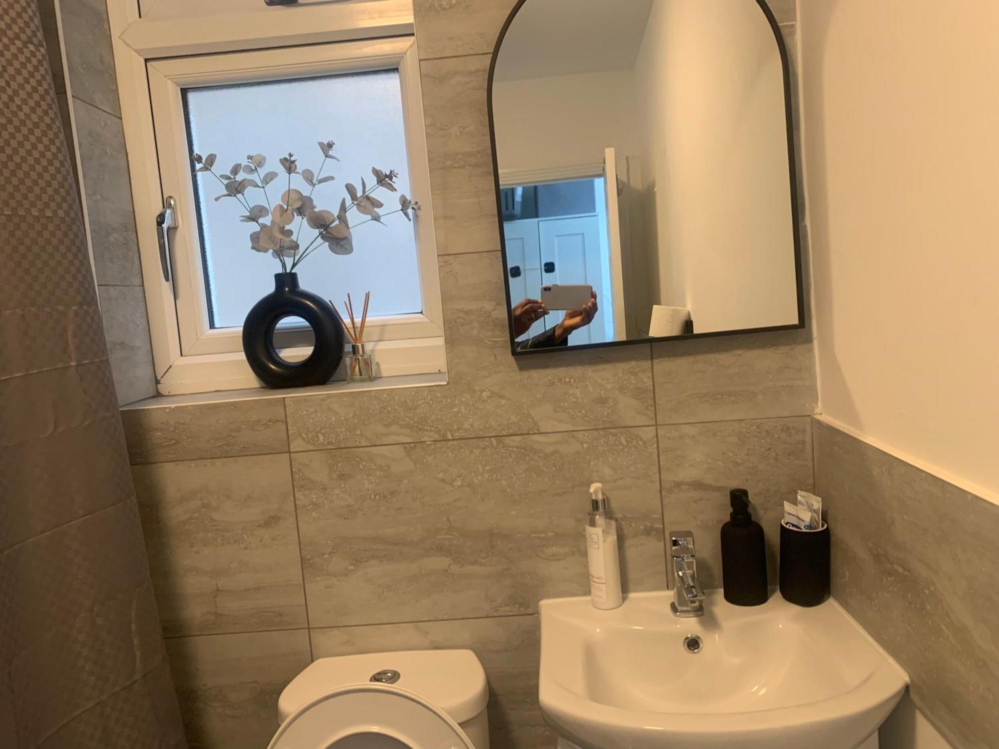 L A Place Croydon, London Villa Norwood ภายนอก รูปภาพ