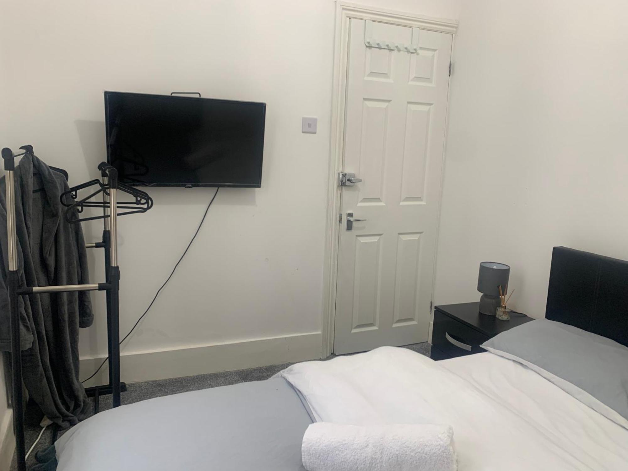 L A Place Croydon, London Villa Norwood ภายนอก รูปภาพ