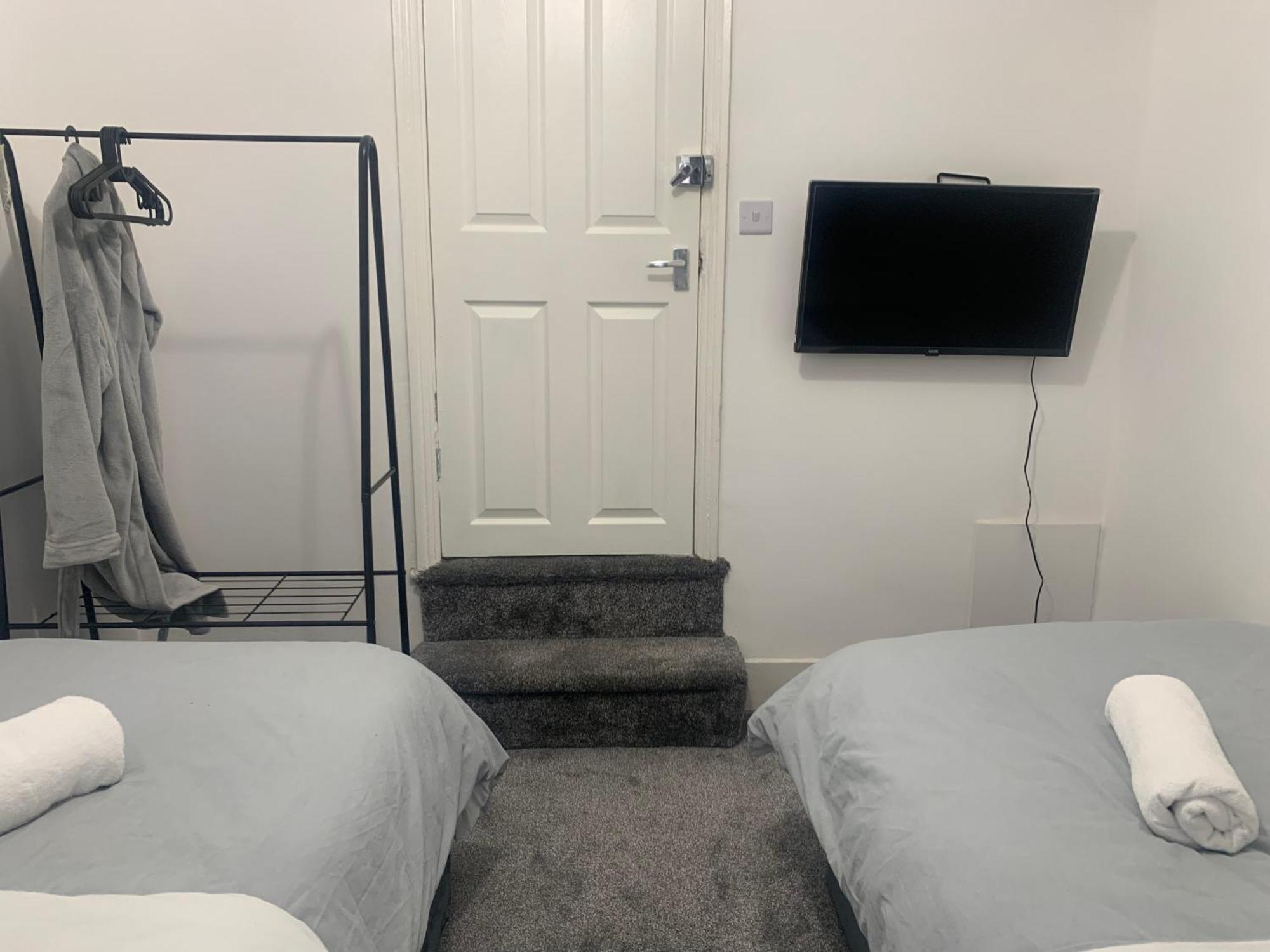 L A Place Croydon, London Villa Norwood ภายนอก รูปภาพ